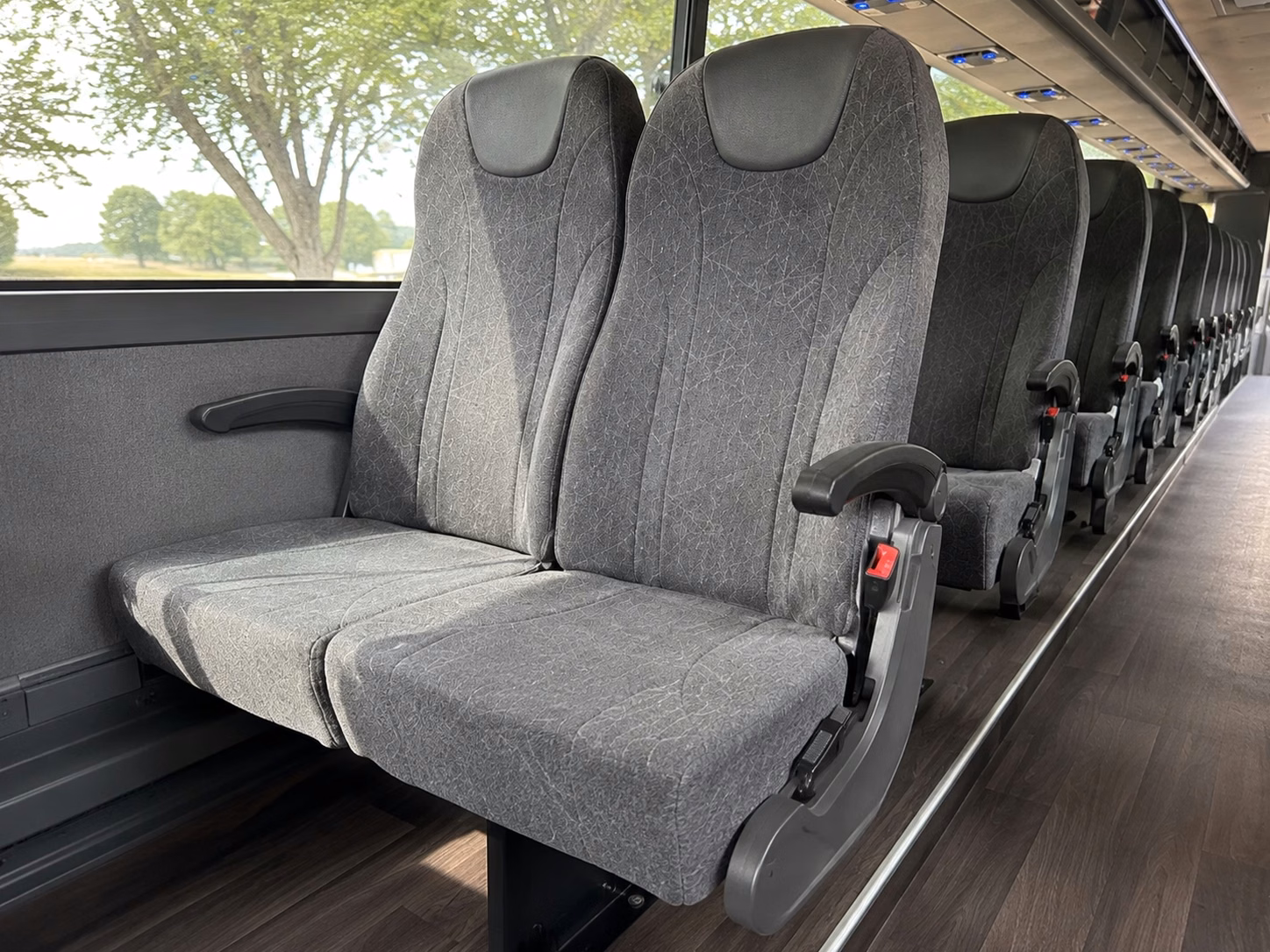 airport and train station transfer shuttles for wedding guests flying into the plainfield region